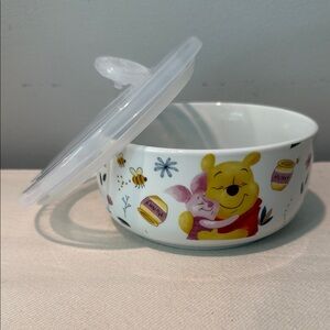 Winnie the Pooh small Food Storage Bowl with lid